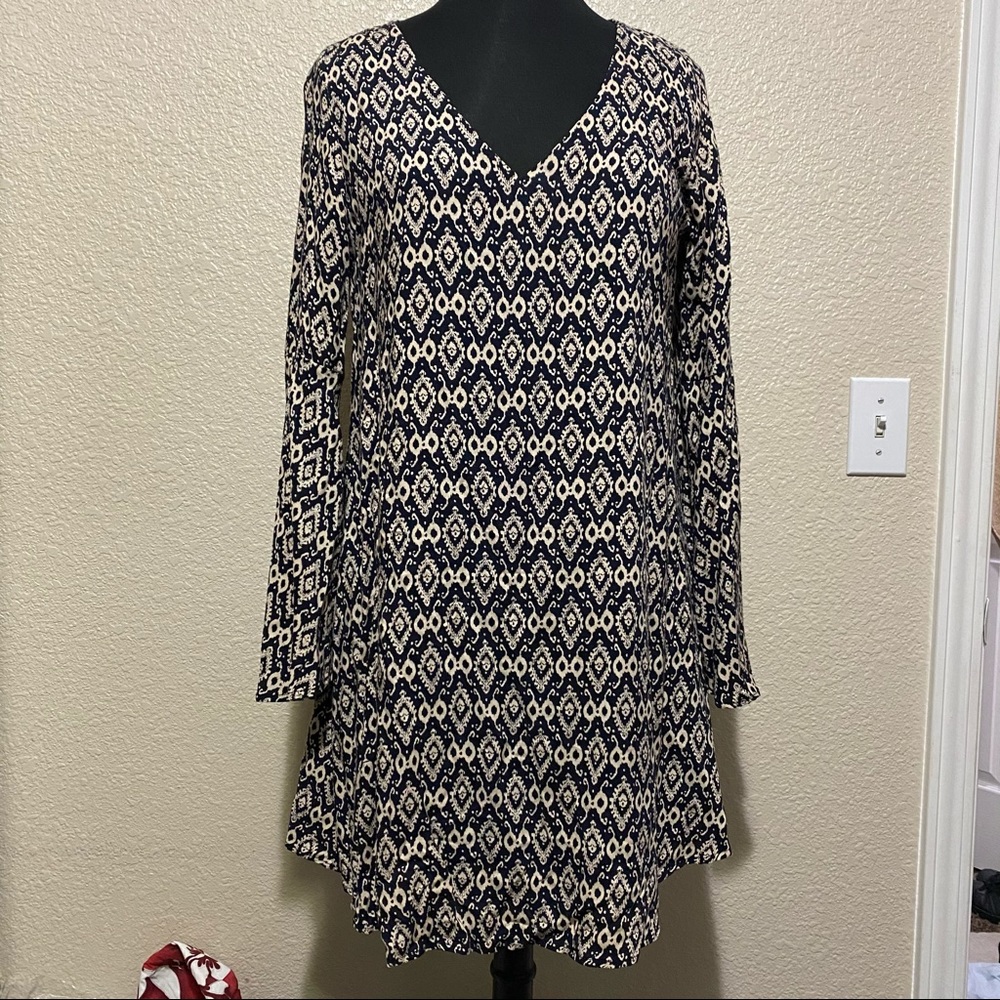 V neck PPLA dress with bell sleeves & flowy bottom